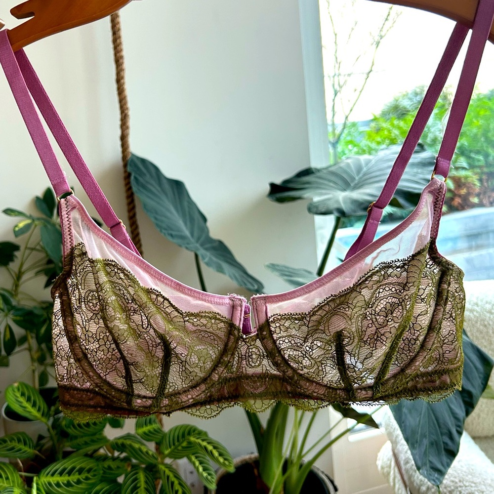 Dora Larsen 34 B new lace bra lilac green purple
